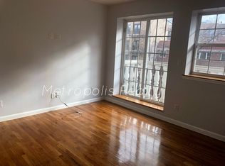 25-82 37th St #1B, Astoria, NY 11103