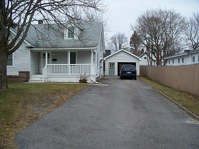 1st image of 8 Highland Ave