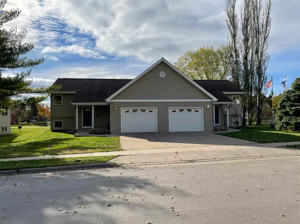 304-306 Pleasant St, Lake Mills, WI 53551