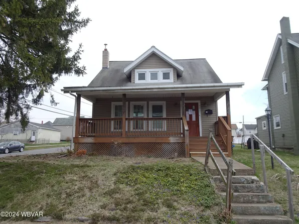 303 Oak St, Jersey Shore, PA 17740
