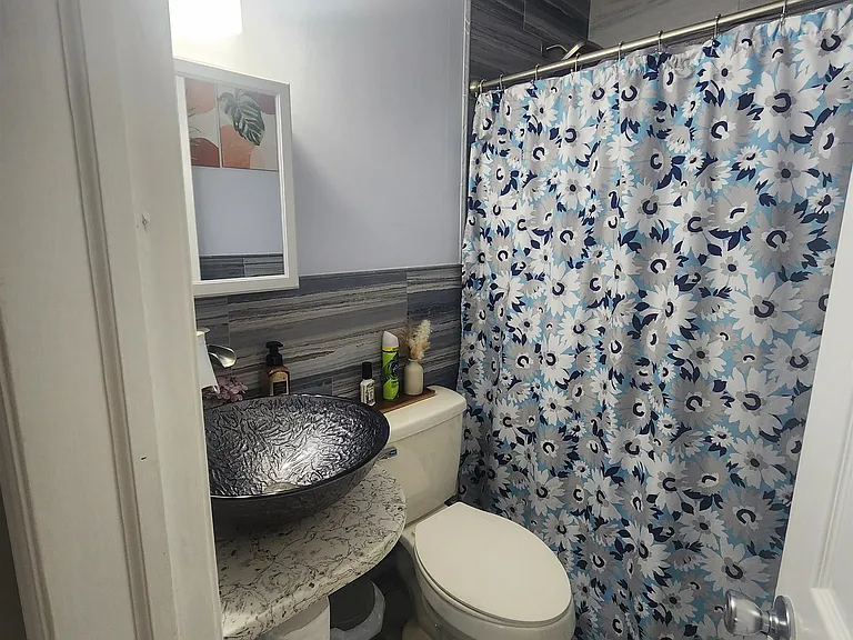 657 Broad St — Photo 14