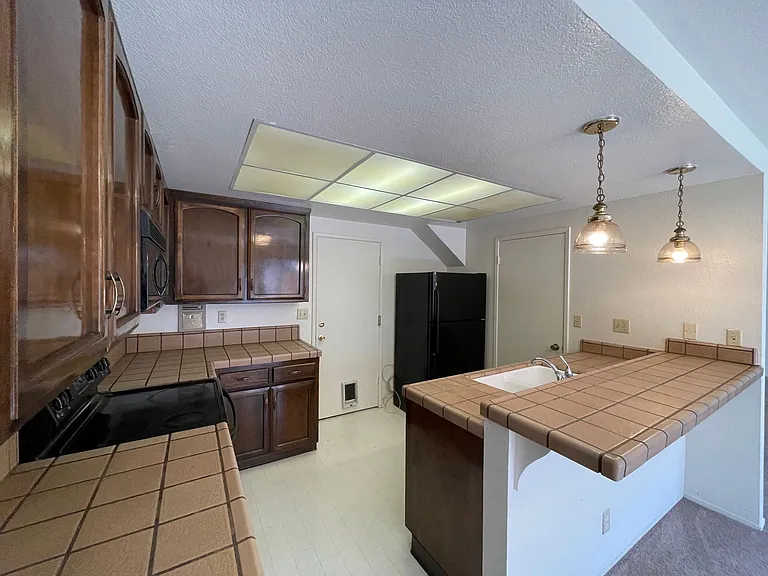 3443 Homestead Rd — Photo 6