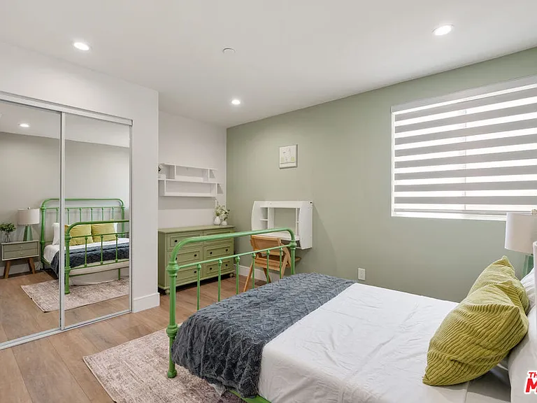 1341 N Mariposa Ave — Photo 69