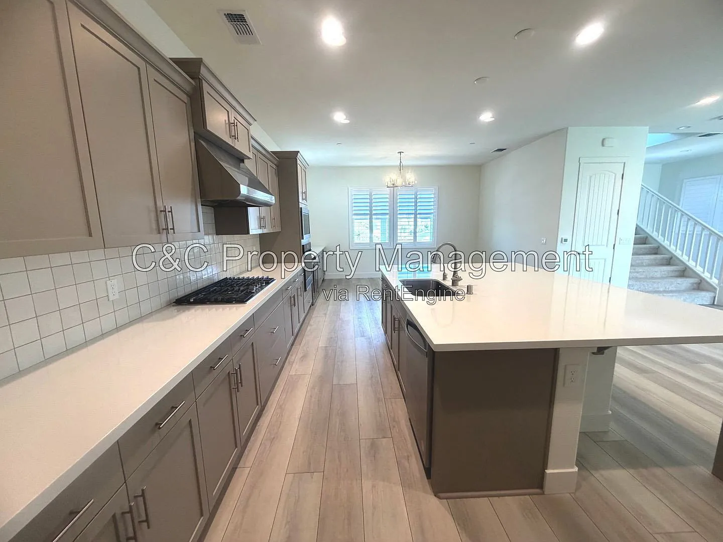 4 bed, 4.5 bath, 2522 sqft, $5,400 — Photo 3