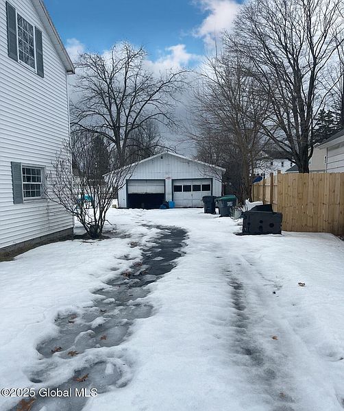 5th image of 181 W North Street