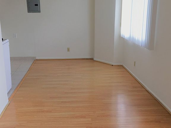 2nd image of 2324 N Catalina St #G