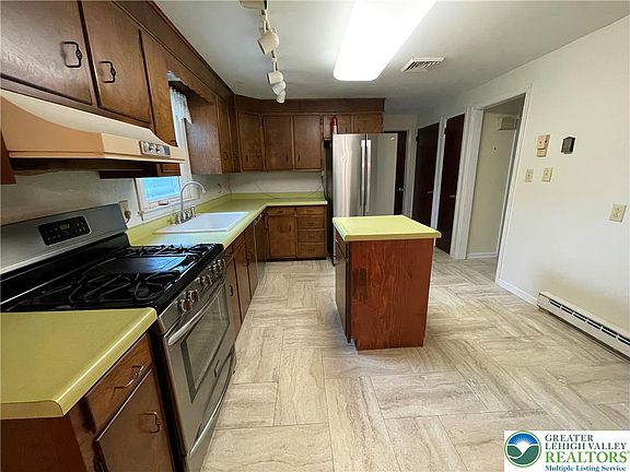 4th image of 1320 Dalehurst Dr