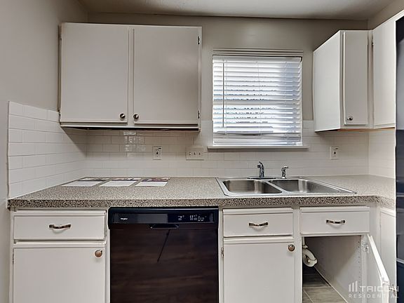 5th image of 10918 Spruce Dr N