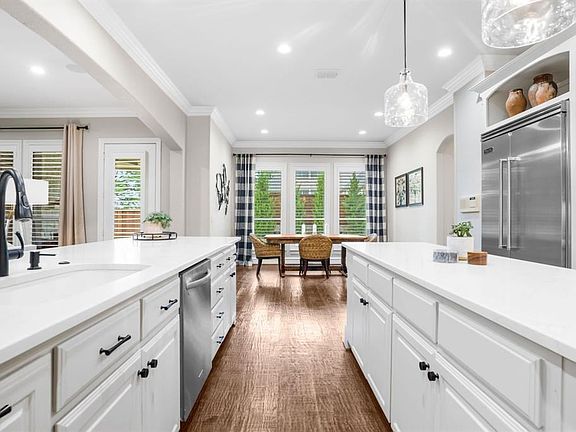 5th image of 309 Haddington Ln
