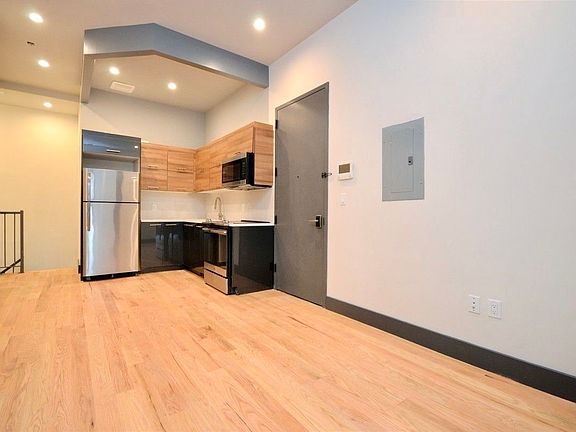 2nd image of 85 Humboldt St #B1