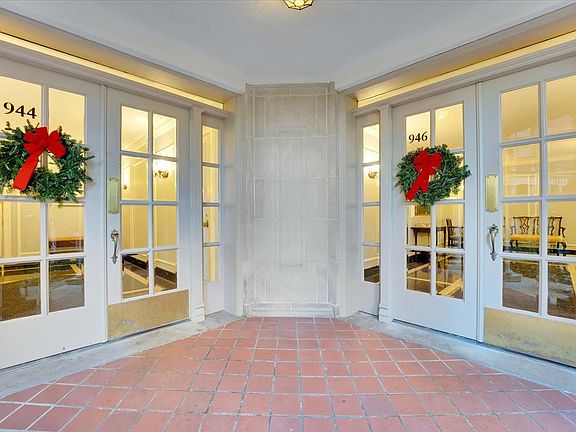 3rd image of 946 Michigan Ave #3D