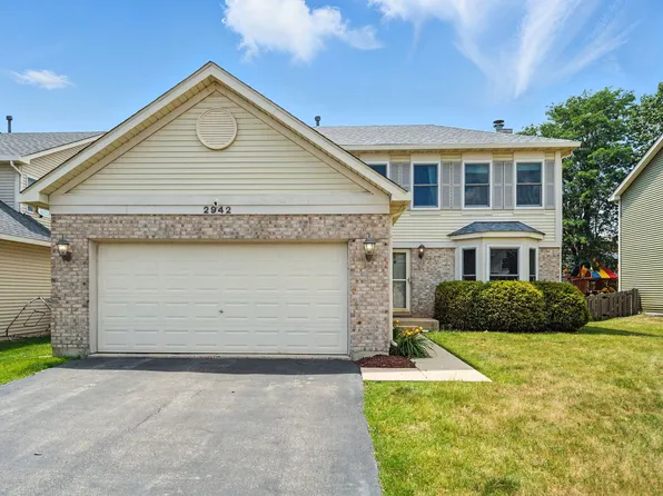 2942 Heather Ln, Montgomery, IL 60538