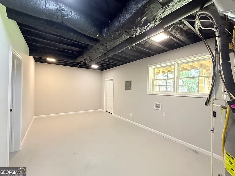 295 Redwood Dr SW — Photo 28