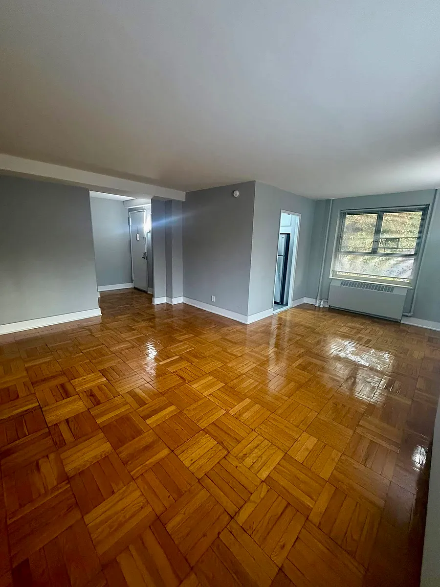 Building Photo - 65th Cres