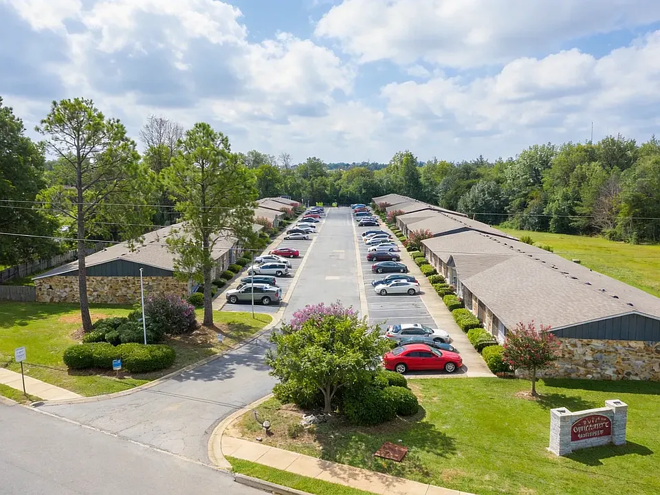 Stonehenge Apartments