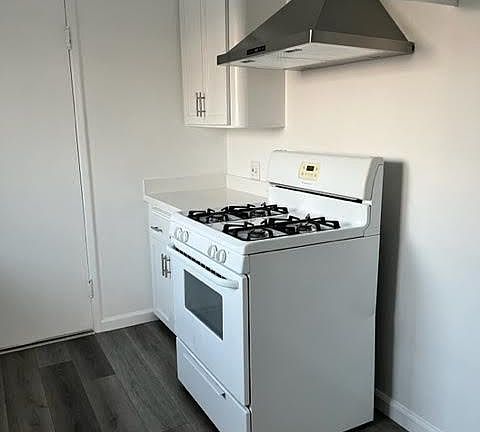 Kitchen with Gas Stove, New Fan Hood over stove (No Refrigerator provided)