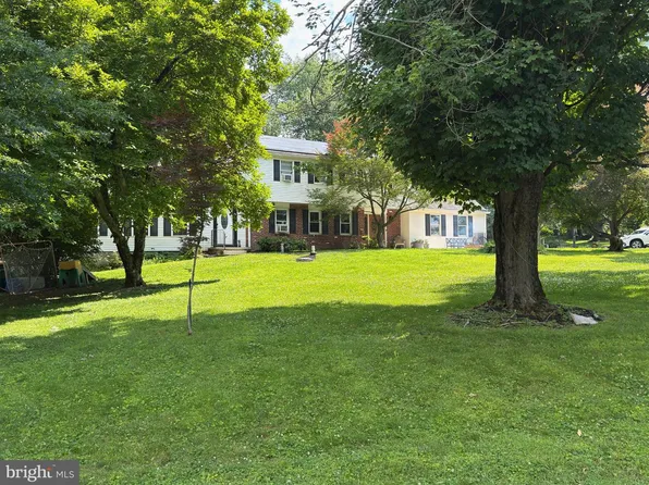 4 Mendenhall Dr, Glen Mills, PA 19342