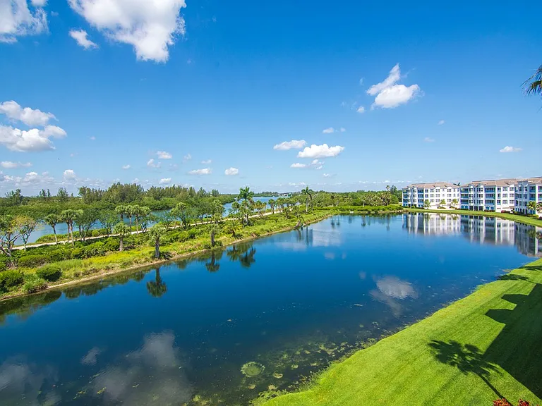 9013 Somerset Bay Ln #201 — Photo 30