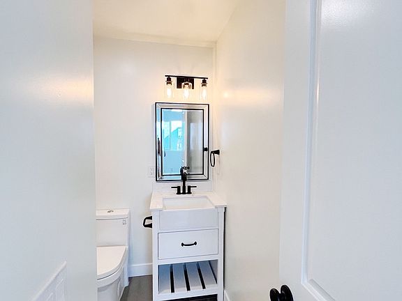 2nd image of 4447 Cherokee Ave #2
