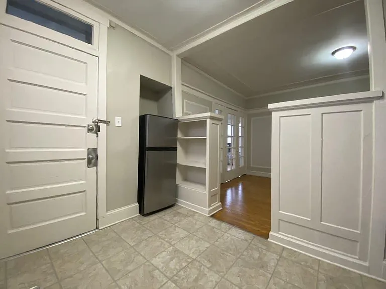801 W Cornelia — Photo 40