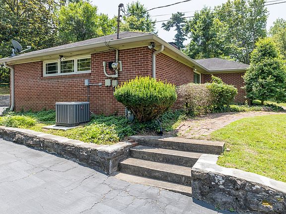 2nd image of 5032 Stillwood Dr