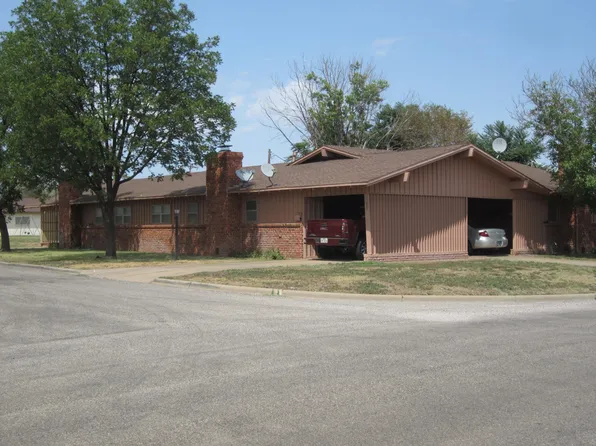 802 Oakland St, Plainview, TX 79072