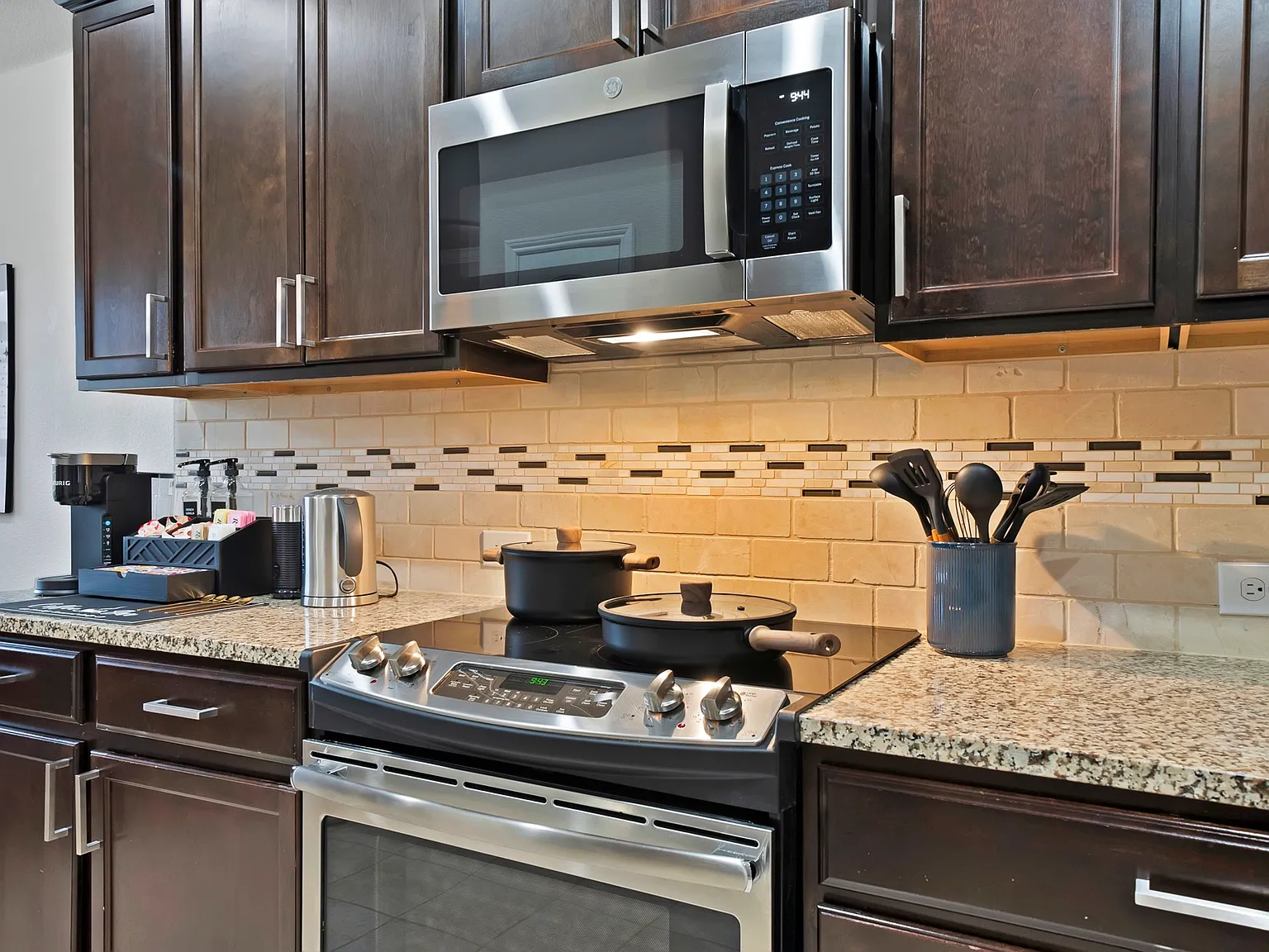 608 Crazy Horse Dr — Photo 4