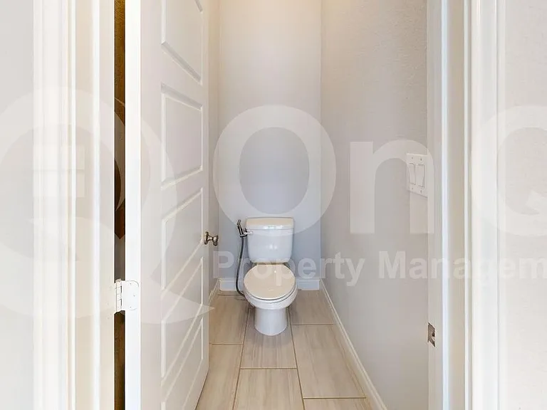 2401 Robin Way — Photo 23