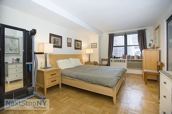 Sold by NextStopNY | media 1