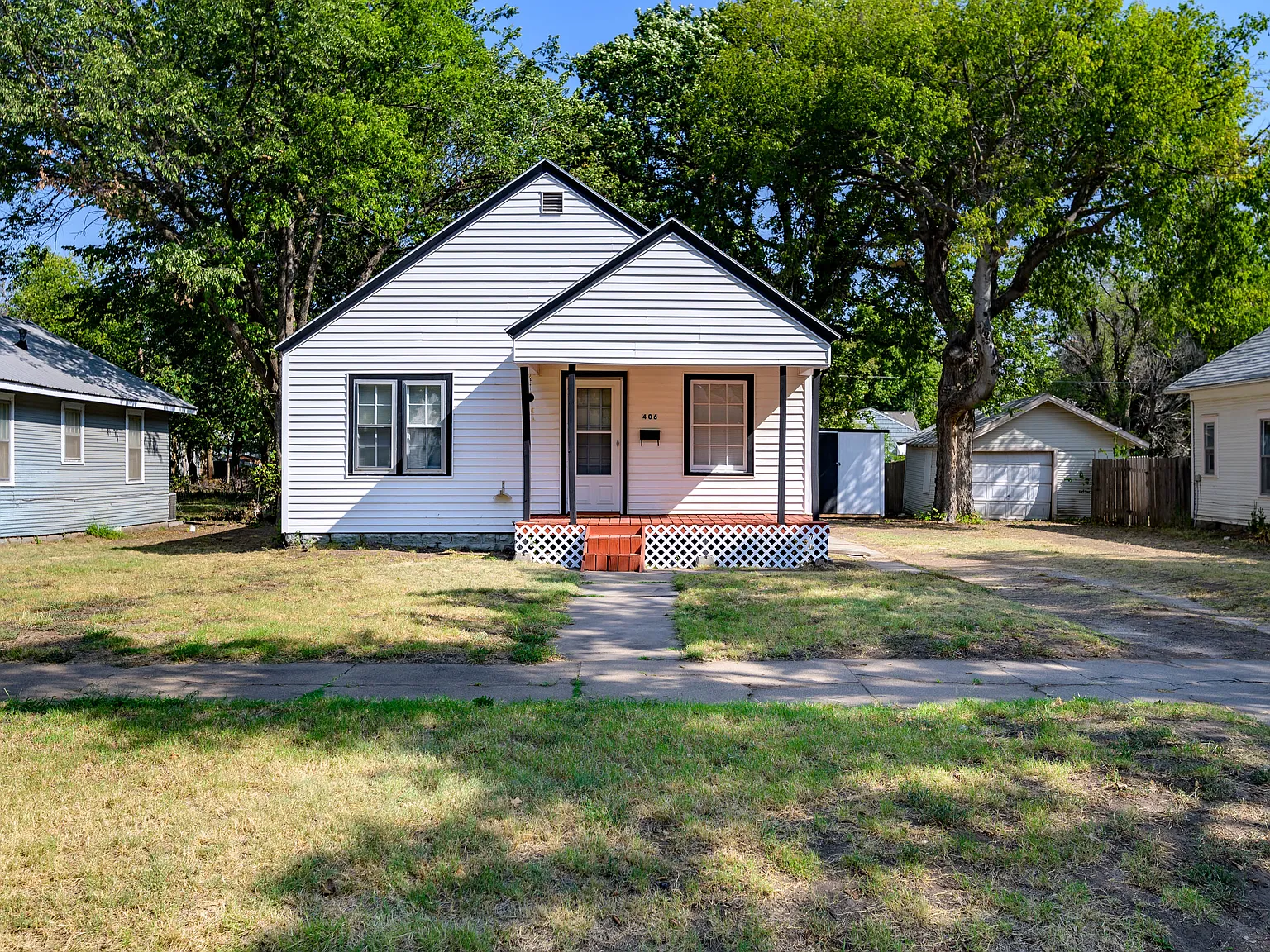 406 E 8th — Photo 1