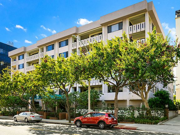 2nd image of 1118 3rd St APT 303