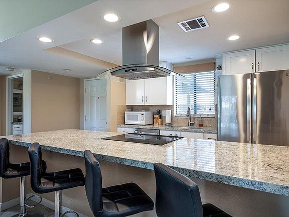 3rd image of 40710 W La Costa Cir