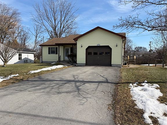 3rd image of 101 Ridgewood Dr