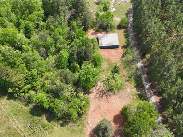 103 Monroe Bruce Farm Rd, Campobello, SC 29322