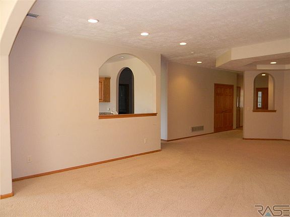 4th image of 5917 S Grand Lodge Pl #39