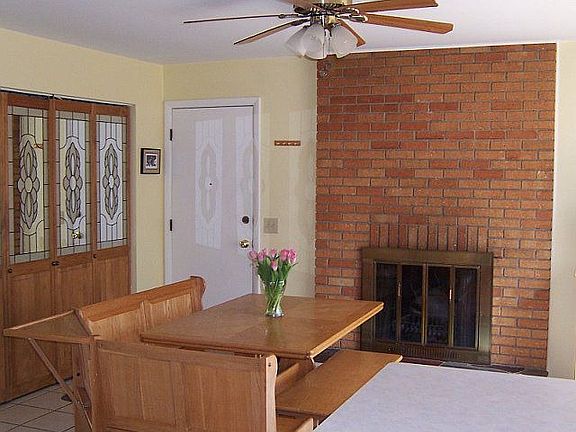 Kitchen / fireplace