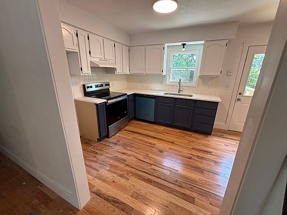 5th image of 214 E Berkeley St