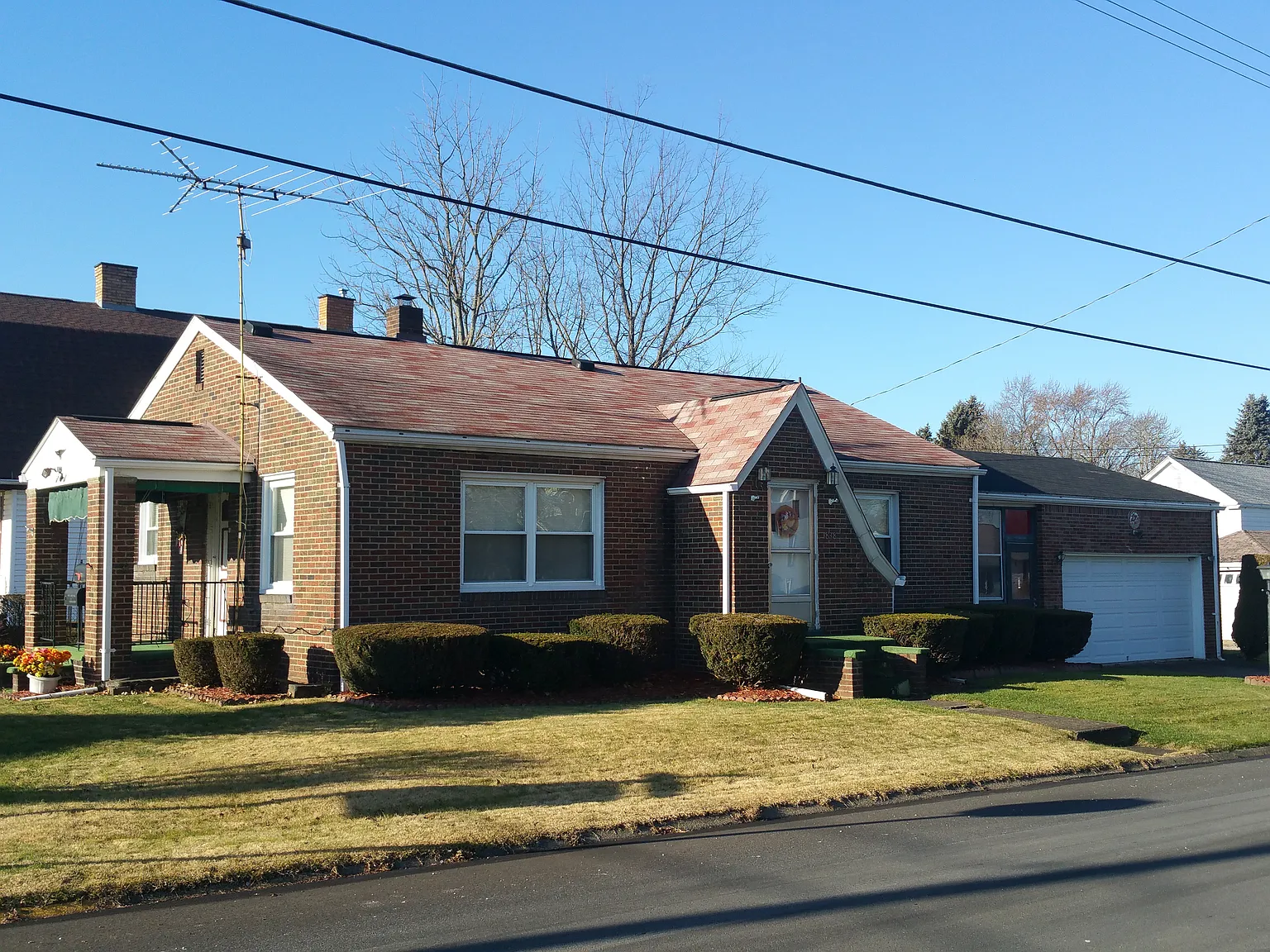 838 Jackson Ave photo 1