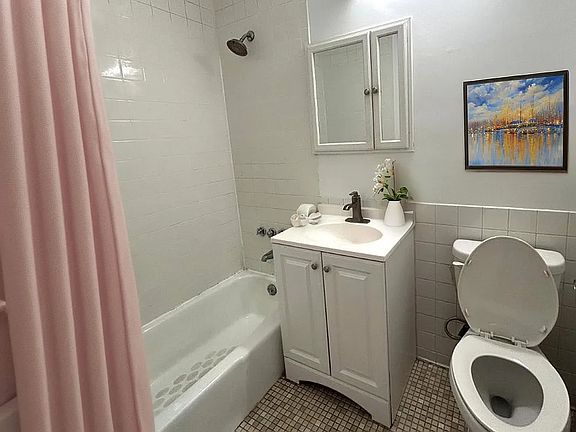 2nd image of 207 E 37th St APT 6C