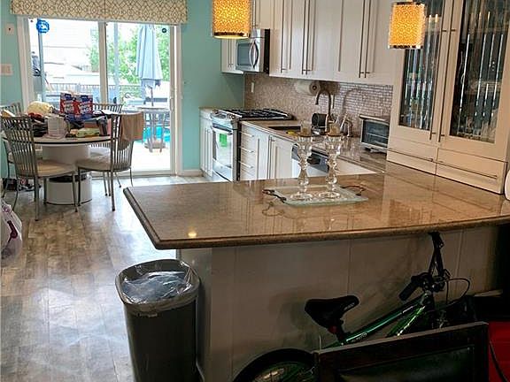 4th image of 2024 E 67th St