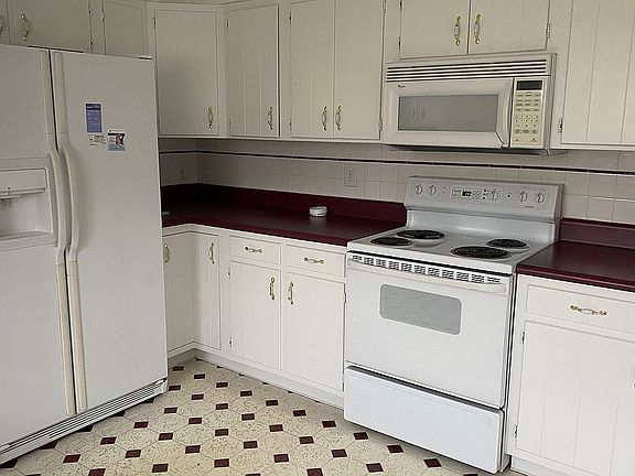 3rd image of 812 Fort Wood St