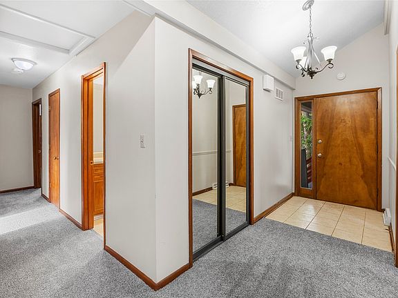 3rd image of 2705 Fairlawn Dr
