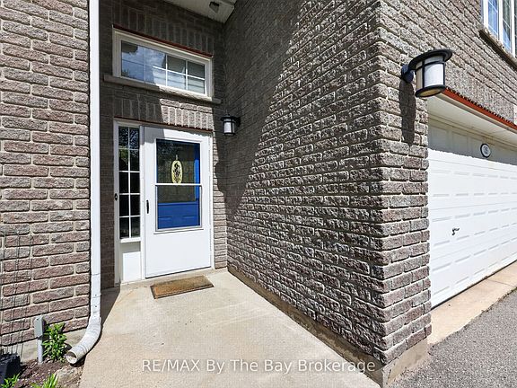 3rd image of 326 Golf Course Rd