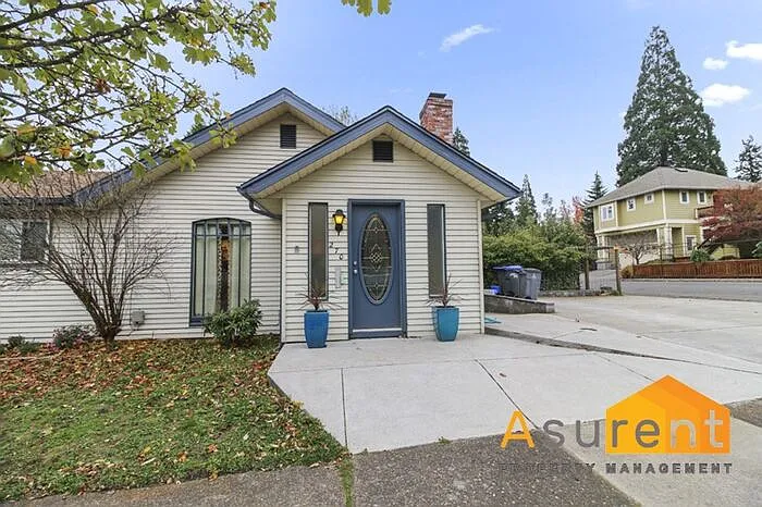 270 Morton St — Photo 3