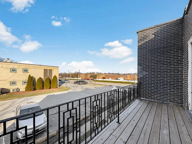18330 Cherry Creek Dr #6 — Photo 9