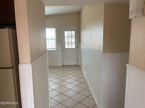 2nd image of 2133 Lake Omega St