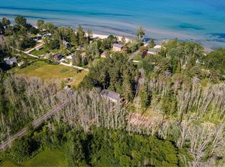 181 Pebble Beach Rd, Cedar Grove, WI 53013