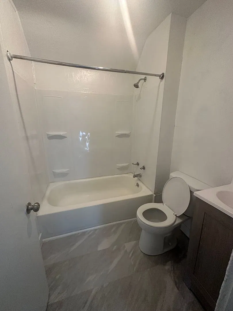 3bd Single Section 8 — Photo 3