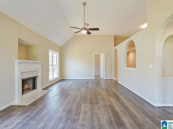 5th image of 604 Camden Cove Ln