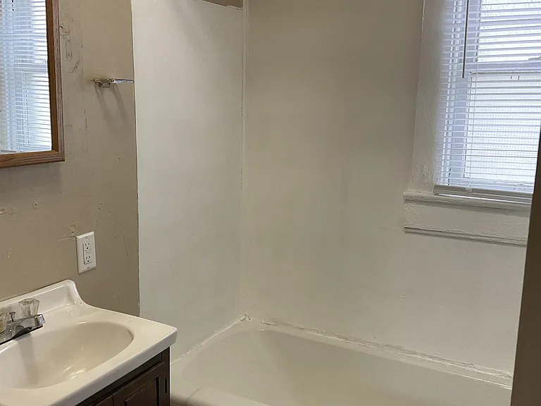 1807 Hale Ave — Photo 12